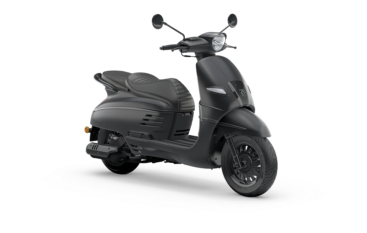 Peugeot Django Dark Shadow 125 in Mad Black neo-retro scooter