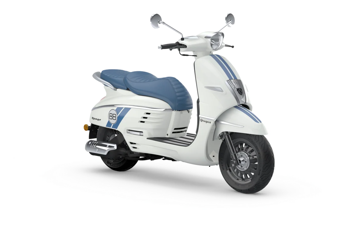 Peugeot Django Sport 125 in Milky White neo-retro scooter